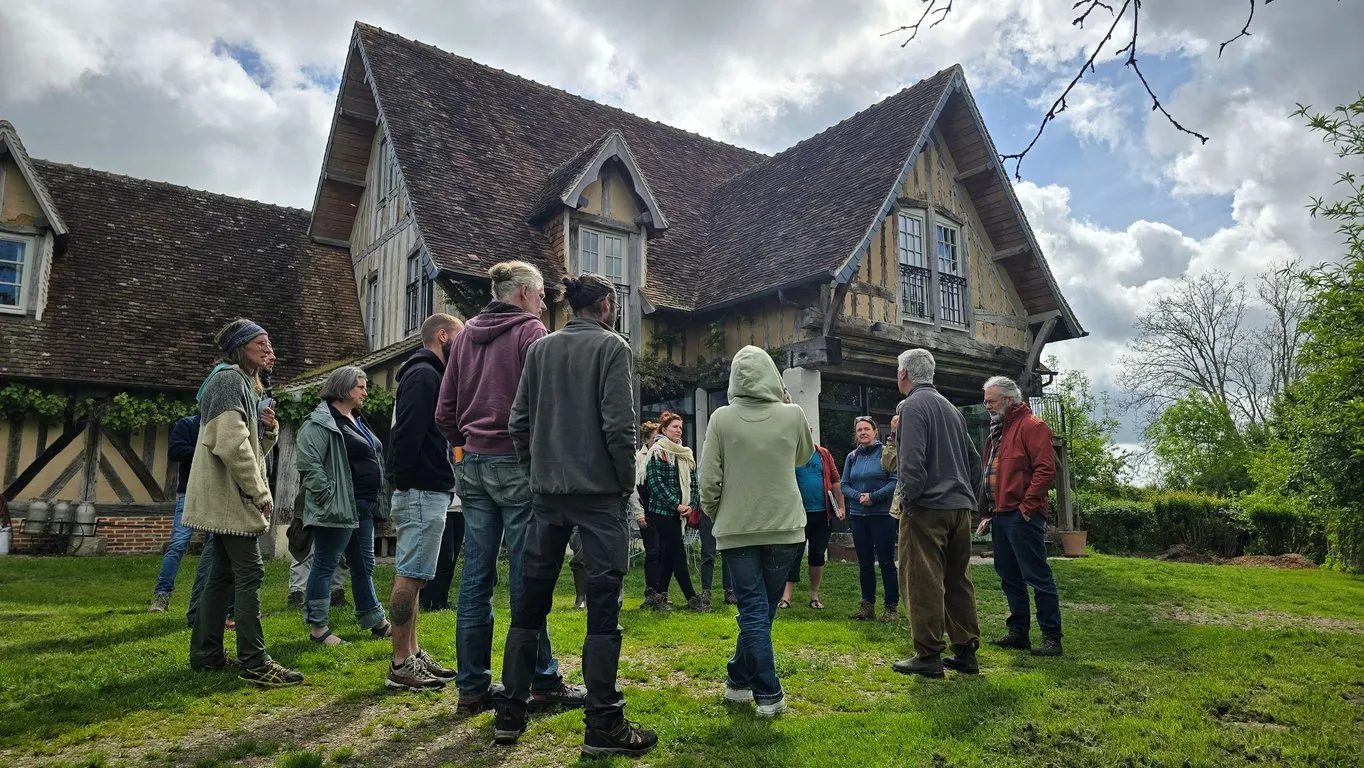 Groupe de visiteurs lors d’une sortie de terrain organisée par Semisto