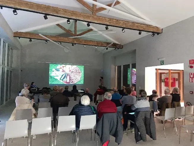 Conférence BiodiverCité à Beauvechain devant une audience